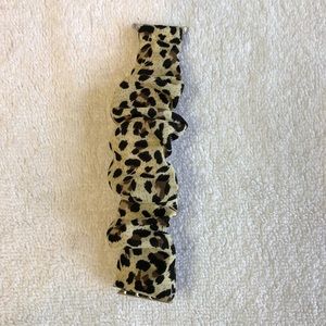 Apple Watch Leopard Scrunchie Band